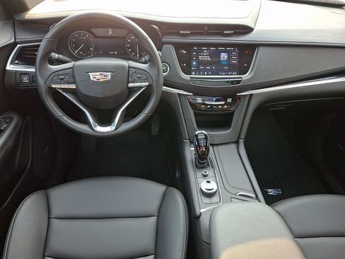 Used 2024 Cadillac XT6 Luxury AWD/4WD image 12