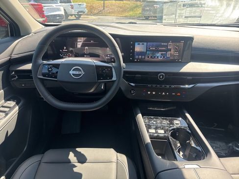 New 2025 Nissan Murano SV image 2
