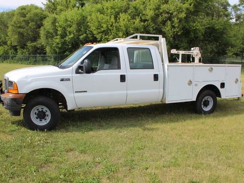 Used 2001 Ford F350 4x4 Crew Cab Super Duty image 3