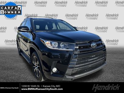 Used 2017 Toyota Highlander SE