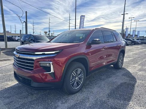 New 2026 Chevrolet Traverse LT image 3