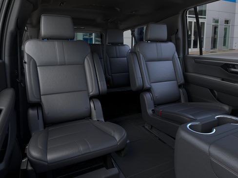 New 2026 Chevrolet Suburban RST w/ RST Capability Package AWD/4WD image 17