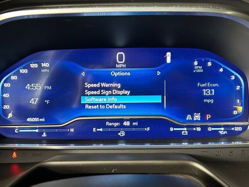 Used 2022 Chevrolet Suburban Z71 image 27