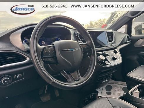 Used 2020 Chrysler Pacifica Limited w/ Advanced Safetytec Group image 13