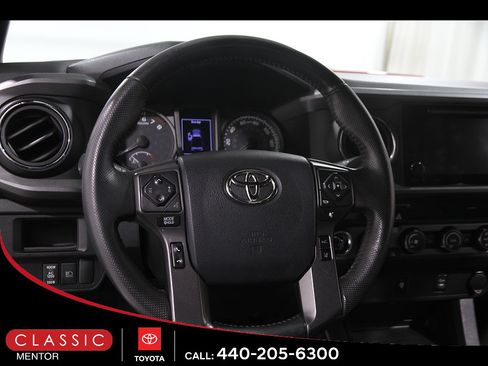 Certified 2019 Toyota Tacoma TRD Sport AWD/4WD image 7