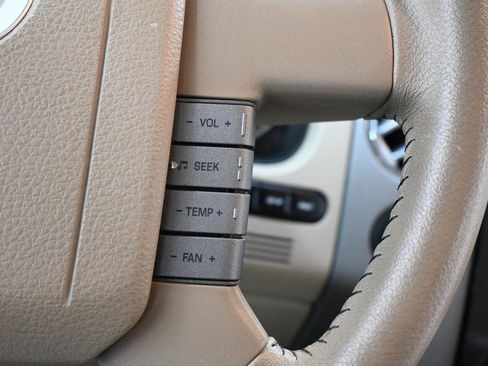 Used 2006 Lincoln Mark LT 4x4 image 26