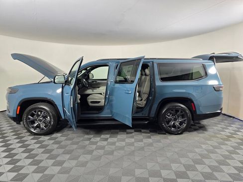 New 2026 Jeep Grand Wagoneer L Limited w/ Rear Seat Video Group I AWD/4WD image 16