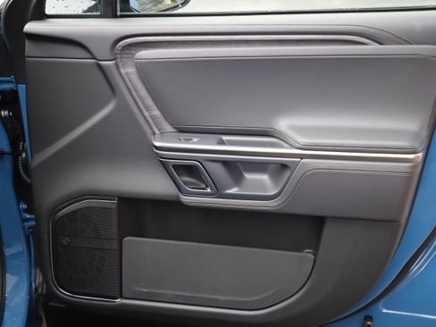 Used 2023 Rivian R1S Adventure image 7