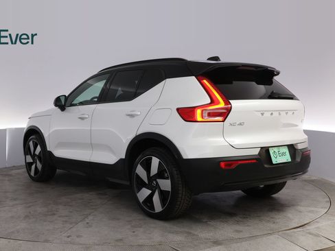 Used 2023 Volvo XC40 Recharge Plus w/ Protection Package Premier AWD/4WD image 10