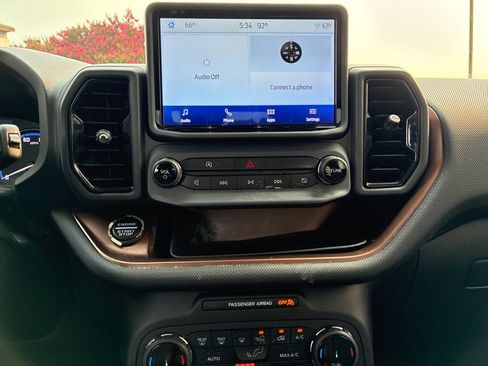 Used 2022 Ford Bronco Sport Outer Banks w/ Tech Package AWD/4WD image 23