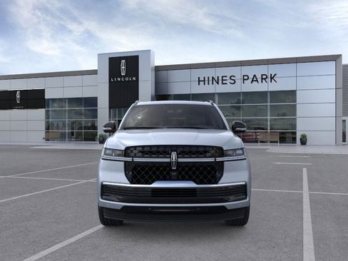 New 2026 Lincoln Navigator Reserve w/ Jet Appearance Package image 6