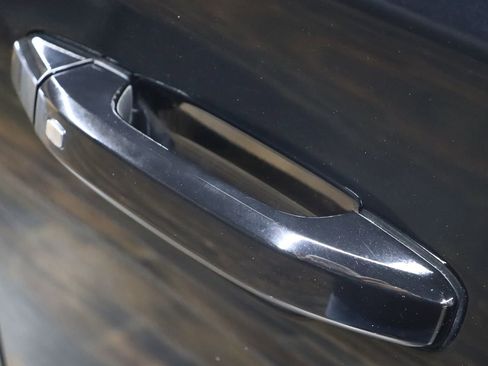 Used 2015 GMC Yukon SLT w/ HD Trailering Package image 10