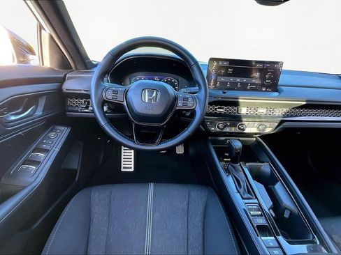 Used 2025 Honda Accord Sport image 9