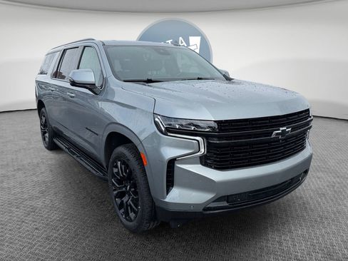 Used 2024 Chevrolet Suburban RST w/ Luxury Package image 1