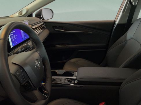 Certified 2025 Toyota Camry XLE w/ Premium Plus Package FWD image 32