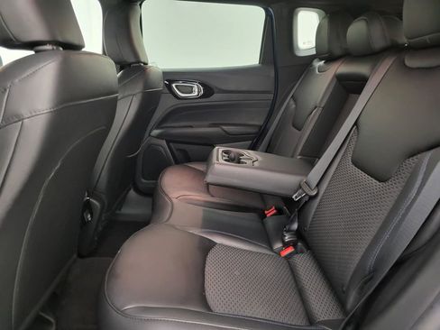 Used 2026 Jeep Compass Latitude image 40