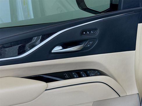 Used 2023 Cadillac Escalade Premium Luxury image 18
