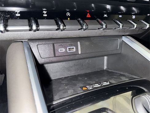 Used 2024 Chevrolet Colorado ZR2 w/ ZR2 Convenience Package III image 34