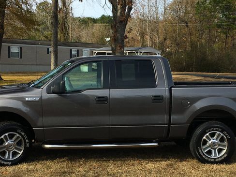 Used 2006 Ford F150 XLT image 2