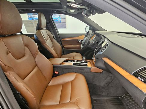 Certified 2024 Volvo XC90 T8 Plus w/ Protection Package image 10