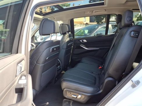 Used 2025 BMW X7 xDrive40i AWD/4WD image 19