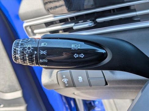 Used 2024 Hyundai Elantra SEL FWD image 25