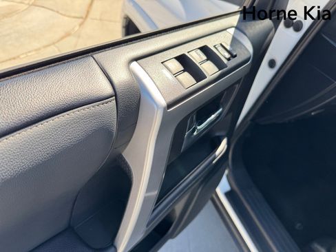 Used 2020 Toyota 4Runner SR5 Premium image 11