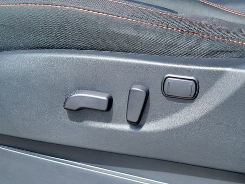 Used 2025 Nissan Frontier PRO-4X w/ Pro Convenience Package image 19