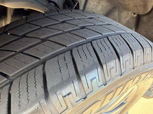 Used 2024 Ford Expedition XLT RWD image 13