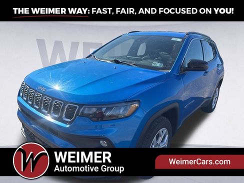 Used 2024 Jeep Compass Latitude AWD/4WD image 1