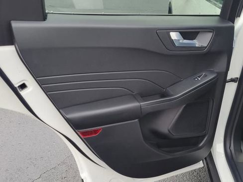 New 2026 Ford Escape SE w/ Class II Trailer Tow Package image 14