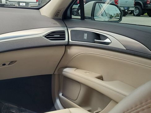 Used 2020 Lincoln MKZ FWD image 14