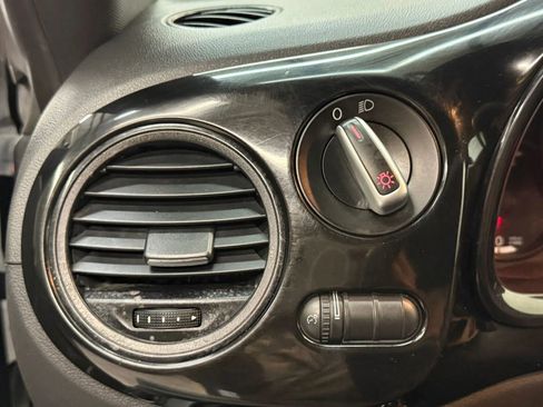 Used 2013 Volkswagen Beetle 2.5 image 22