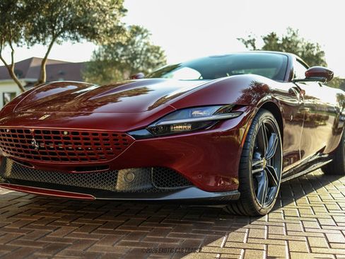 Used 2025 Ferrari Roma Spider RWD image 20