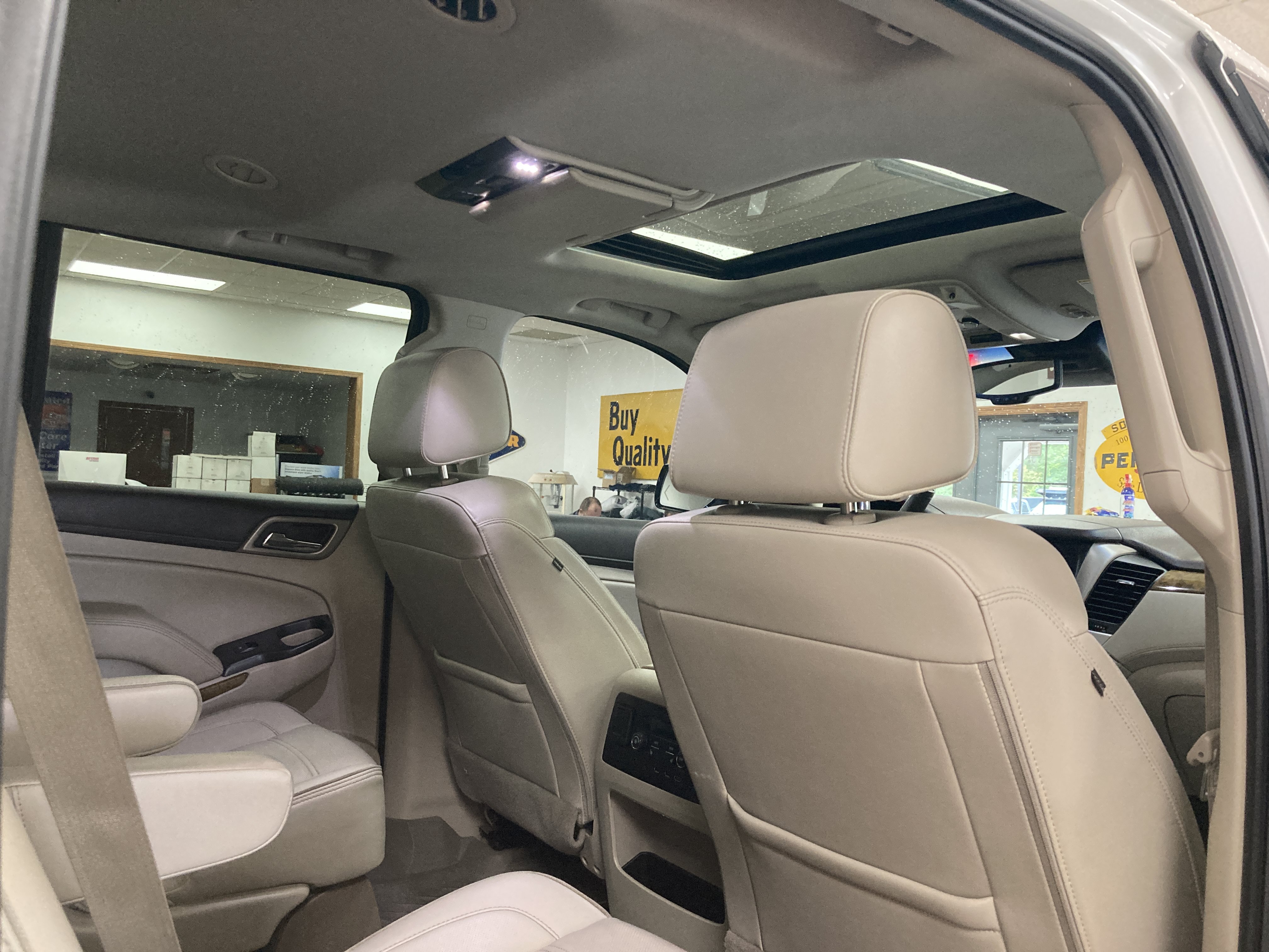 Used 2021 GMC Yukon SLT w/ SLT Premium Package AWD/4WD image 19