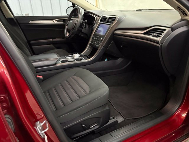 Used 2019 Ford Fusion SE FWD image 20