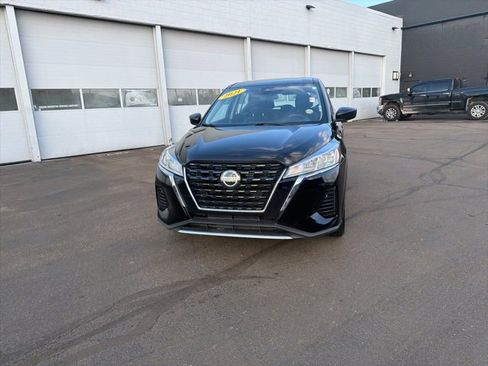 Used 2021 Nissan Kicks S image 20