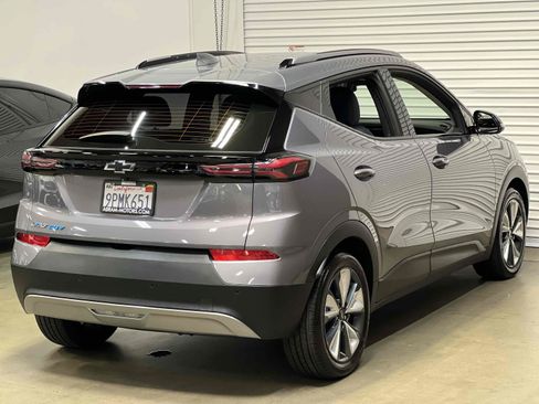 Used 2022 Chevrolet Bolt EUV LT w/ Convenience Package FWD image 29