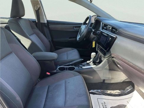 Used 2017 Toyota Corolla LE image 22