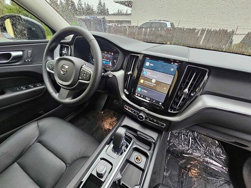 Certified 2025 Volvo XC60 B5 Core w/ Protection Package Premier image 10