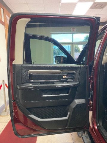 Used 2018 RAM 2500 Big Horn w/ Sport Appearance Group AWD/4WD image 7