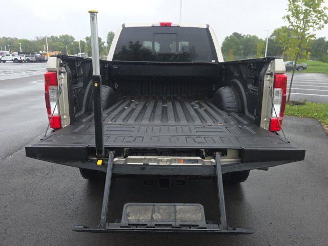 Used 2017 Ford F350 Lariat w/ Lariat Ultimate Package AWD/4WD image 11