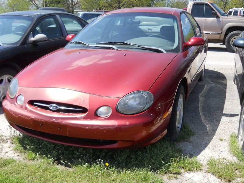 Used 1999 Ford Taurus SE image 1
