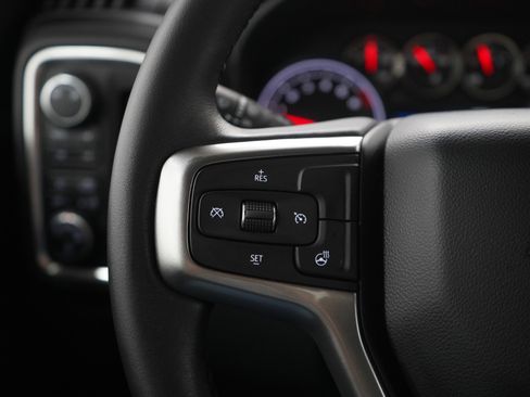 Used 2019 Chevrolet Silverado 1500 RST image 26