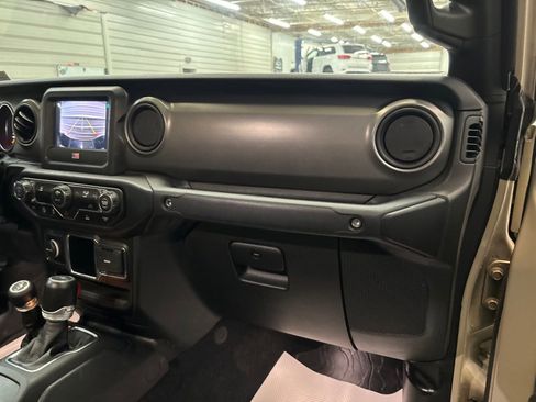 Used 2022 Jeep Gladiator Sport AWD/4WD image 28