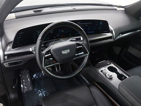 Used 2026 Cadillac Vistiq Luxury image 28