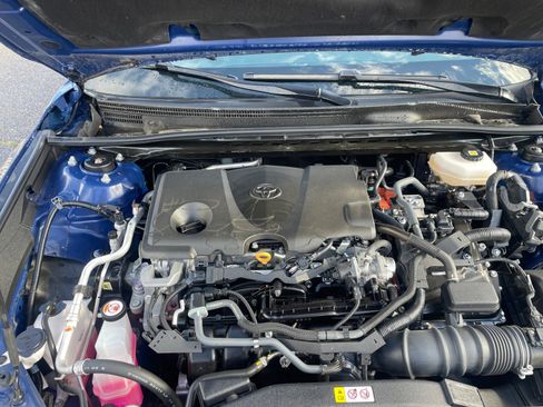 Used 2025 Toyota Camry SE image 30