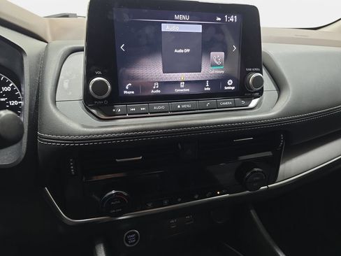 Used 2022 Nissan Rogue SV AWD/4WD image 16