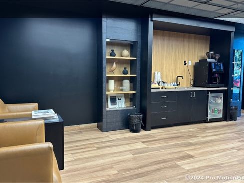 Used 2023 Hyundai Ioniq 6 SEL image 32