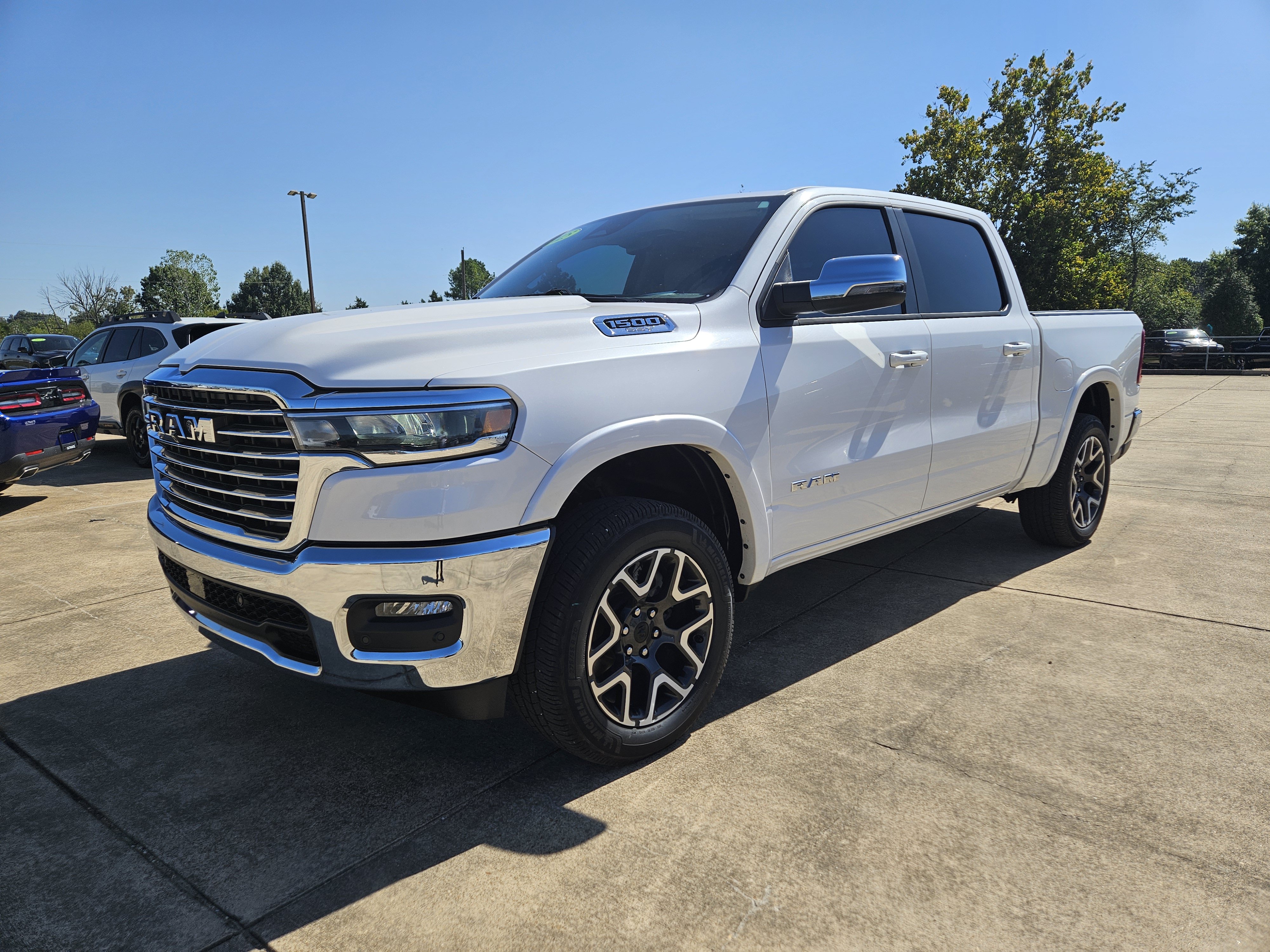 Used 2025 RAM 1500 Laramie AWD/4WD image 2